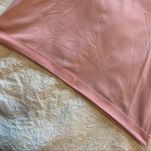 Lululemon Swiftly Tech Tee - Picture 4 of 4